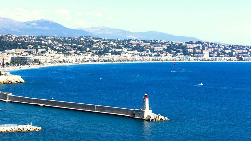 Location saisonnière d’un appartement meublé sur la Côte d’Azur