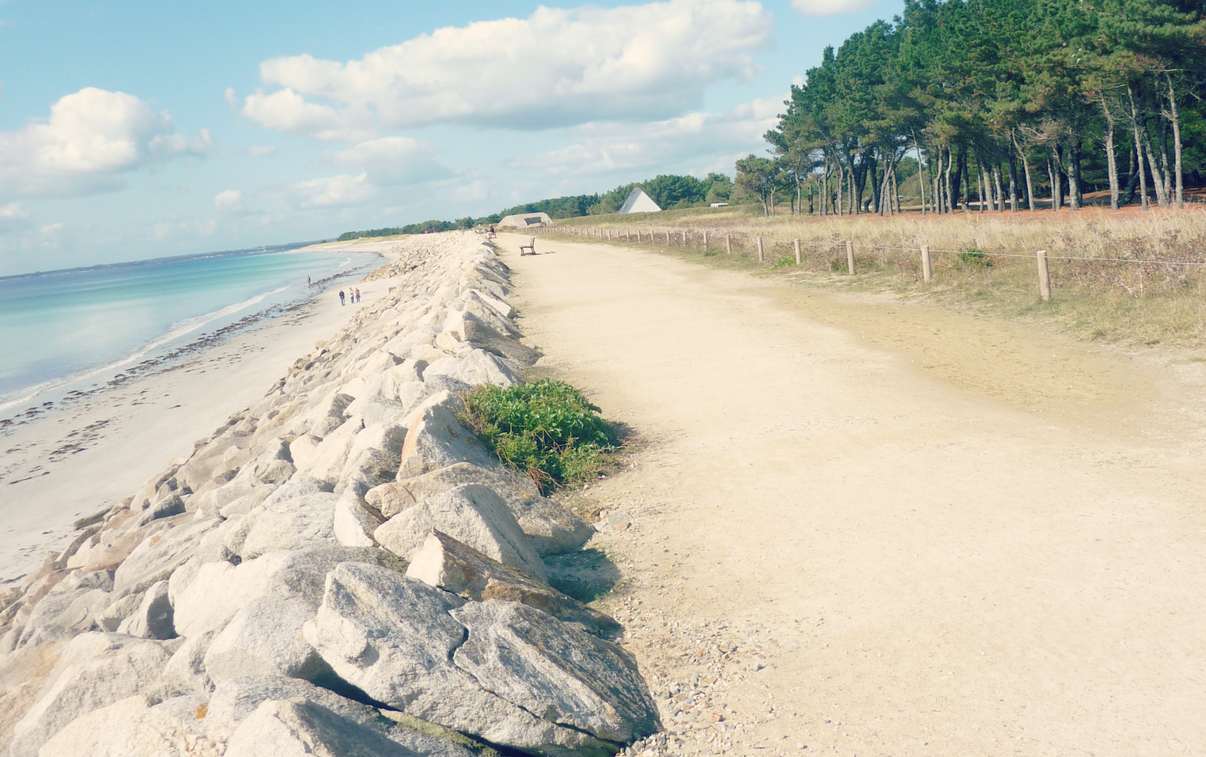 Enrochement en bord de mer